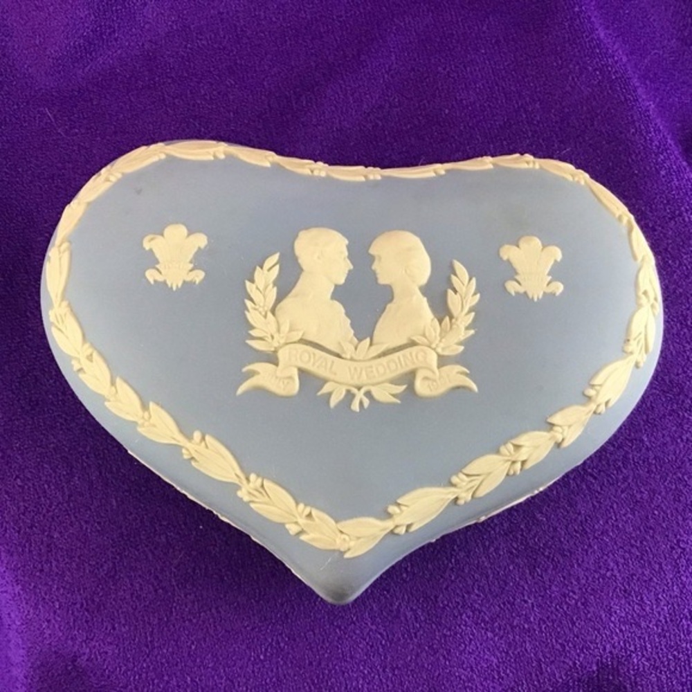 Wedgwood Jasperware Royal Wedding Trinket Box
Prince Charles Lady Diana 1981